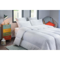 Couette Chaude Microfibre Anti-Acariens 240x260cm