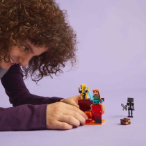 LEGO Minecraft 21266 The Nether Lava Battle - Toy for video game fans