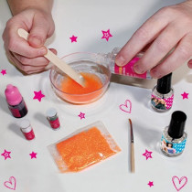 Barbie nail art color nail polish that changes color - Lisciani