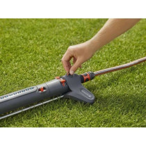 GARDENA AquaZoom L | Oscillating sprinkler for surfaces from 28 to 350