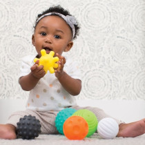 INFANTINO Senso Set of 8 soft balls, 8 sensory cubes and 4 animal spri