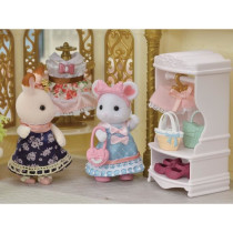 SYLVANIAN FAMILIES The fashion suitcase and big sister marshmallow mou
