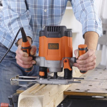 Défonceuse filaire 1200W BLACK+DECKER (Livrée avec 7 Accessoires) -