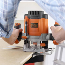 Défonceuse filaire 1200W BLACK+DECKER (Livrée avec 7 Accessoires) -