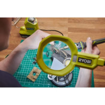 RYOBI - Lampe a pince avec corps flexible 18V ONE+ - 200-400 Lumens -