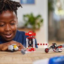 LEGO 76995 Sonic Le Hedgehog L'Évasion de Shadow, Jouet de Moto, Figu