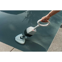 UBBINK Robot Nettoyeur piscine et spas a main sur batterie
