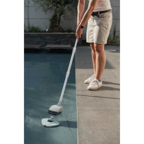UBBINK Robot Nettoyeur piscine et spas a main sur batterie