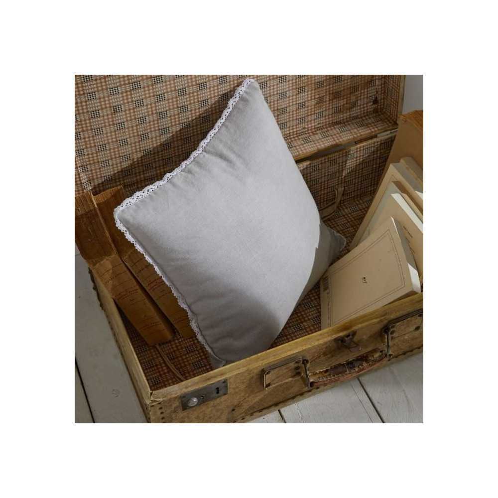 Coussin - TODAY - CHARME - Chambray x Dentelle Constance - 40 x 40 cm Coussin - TODAY - CHARME - Chambray x Dentelle Constance - 40 x 40 cm
