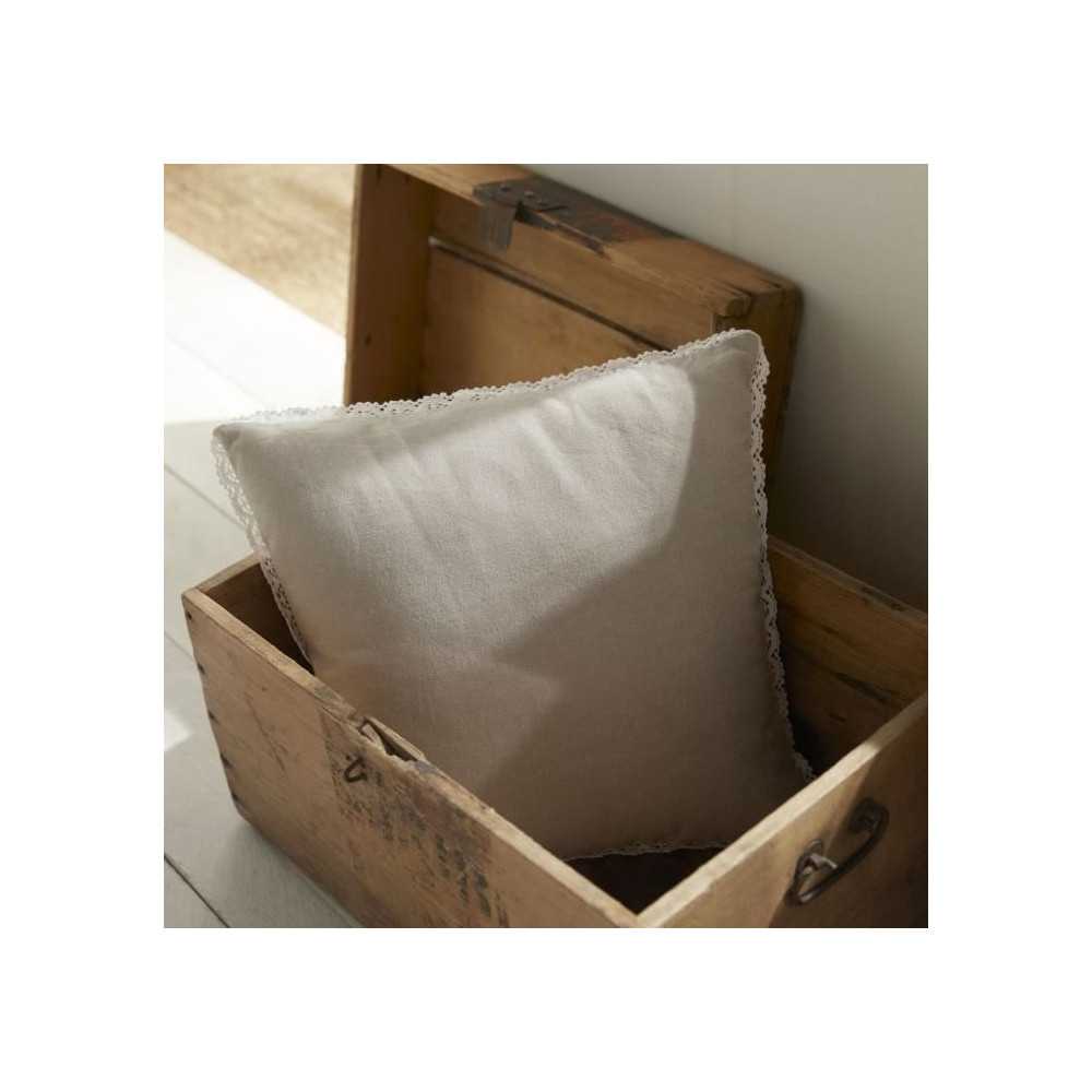 Coussin - TODAY - CHARME - Chambray x Dentelle Berenice - 40 x 40 cm Coussin - TODAY - CHARME - Chambray x Dentelle Berenice - 40 x 40 cm