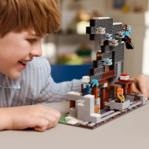 LEGO Minecraft 21277 La Mine En Forme De Pioche - Jeu De Construction