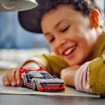LEGO Speed Champions 76921 Voiture de Course Audi S1 e-Tron Quattro, V